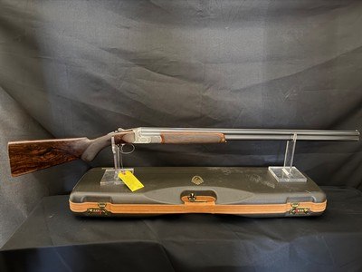Famars Excaliber Lusso engraning, 20 gauge, 31.5 inch barrel,mod and full.great condition, wood butt plate, factory case - Image 3 of 15