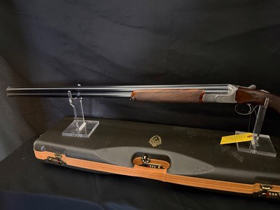 Famars Excaliber Lusso engraning, 20 gauge, 31.5 inch barrel,mod and full.great condition, wood butt plate, factory case - Image 9 of 15
