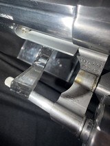 Smith and Wesson Model 617, 5.5 inch barrel, stainless steel, LIKE NEW!! Non matching box.22 long rifle - Image 5 of 8
