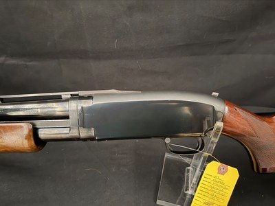Winchester Model 12, Pre 64,1961, 30 inch full choke, 3 Pin Factory ventilated rib - Image 15 of 18