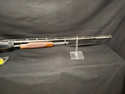 Winchester Model 12, Pre 64,1961, 30 inch full choke, 3 Pin Factory ventilated rib - Image 5 of 18