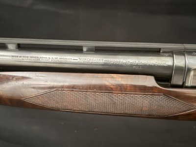 Winchester Model 12, Pre 64, 30 inch full, marked Trap on the magazine, 2 pin, nice wood great conditon - Image 7 of 12