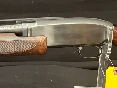 Winchester Model 12, Pre 64, 30 inch full, marked Trap on the magazine, 2 pin, nice wood great conditon - Image 2 of 12