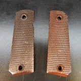 1911A1 Pistol Grips, Coltwood (plastic), Excel. - 1 of 2