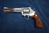 Smith and Wesson 586 Factory Nickel w/ correct box and accessories - 5 of 13