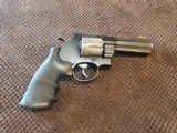 Smith and Wesson 327PD .357 Magnum - 1 of 5