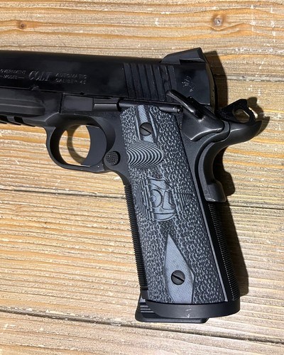 Colt Combat Unit Railed 1911 .45acp - Image 3 of 11