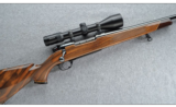 Weatherby Mark V Deluxe, .340 WBY MAG - 1 of 9