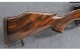 Weatherby Mark V Deluxe, .340 WBY MAG - 2 of 9