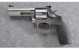 Smith & Wesson 686-6, .357 MAG - 2 of 3