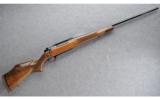 Weatherby Mark V Deluxe, .300 WBY MAG - 1 of 9