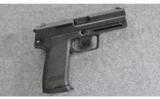 Heckler & Koch USP, .45 AUTO - 1 of 4