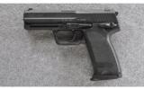 H&K USP, .45 ACP - 2 of 3