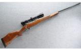 Weatherby Mark V Sporter, 7MM WBY MAG - 1 of 9