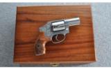 Smith & Wesson 640-1 Engraved, .357 MAG - 5 of 5