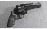Smith & Wesson ~ 327 M&P TRR8 ~ .357 Mag - 1 of 3