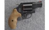 Smith & Wesson ~ 360J ~ .357 Mag - .38 Spl - 1 of 2