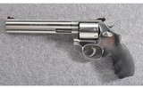 Smith & Wesson ~ 686-6 Plus ~ .357 Mag / .38 Spl. - 2 of 3