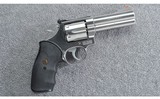 Smith & Wesson ~ Model 686 ~ .357 Mag / .38 Spl - 1 of 3