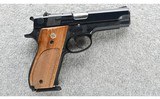 Smith & Wesson ~ Model 39-2 ~ 9 mm - 1 of 3