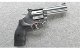Smith & Wesson ~ 686-6 Plus ~ .357 Mag - 1 of 4