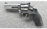 Smith & Wesson ~ 686-6 Plus ~ .357 Mag - 2 of 4