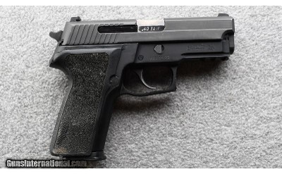 SIG Sauer ~ P229 ~ .40 S&W