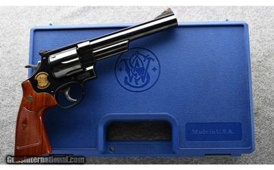 Smith & Wesson ~ 29-10 50th Anniversary ~ .44 Mag