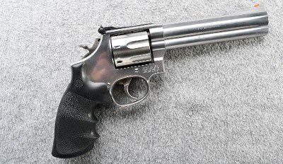 Smith & Wesson ~ 686-4 ~ .357 Magnum