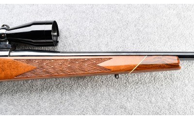 Weatherby ~ Mark V ~ .300 WBY - Image 4 of 10