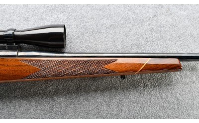 Weatherby ~ Mark V ~ .300 WBY - Image 4 of 10