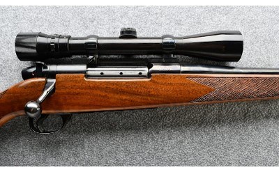 Weatherby ~ Mark V ~ .300 WBY - Image 3 of 10