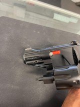 Smith & Wesson 327NG - 2 of 4