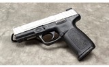 Smith & Wesson SD40VE - 2 of 3