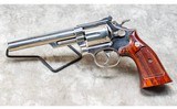 Smith & Wesson~ Governor~45 Colt/45 ACP/410ga - 2 of 9