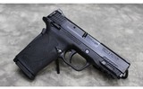Smith & Wesson~ M&P 9 Shield EZ M2.0~ 9x19 - 1 of 2