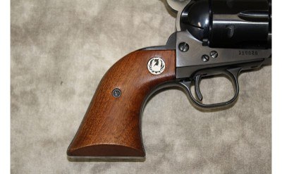 Ruger~Blackhawk~.357 magnum - Image 5 of 6