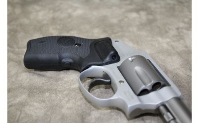 Smith & Wesson~642-2~Airweight~.38 SPL +P - Image 3 of 4