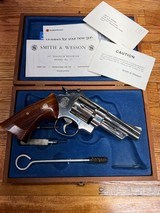 Smith & Wesson factory Nickel 27-2 pinned barrel complete with box and cleaning kit. Sought after 4 in barrel 357 magnum - 2 of 14