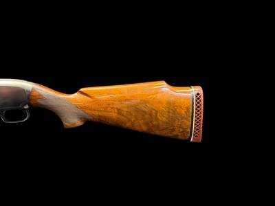 BEAUTIFUL, 1950 WINCHESTER MODEL 12 TRAP 30” VENT RIB FULL CHOKE SELECT WOOD - Image 10 of 19