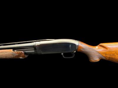 BEAUTIFUL, 1950 WINCHESTER MODEL 12 TRAP 30” VENT RIB FULL CHOKE SELECT WOOD - Image 9 of 19
