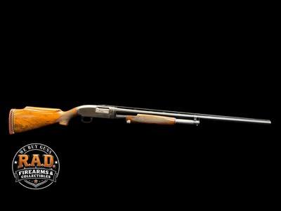 BEAUTIFUL, 1950 WINCHESTER MODEL 12 TRAP 30VENT RIB FULL CHOKE SELECT WOOD