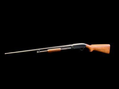 EXCELLENT, FACTORY ORIGINAL, 1953 WINCHESTER MODEL 12 20GA 28” SOLID RIB FULL CHOKE GUN IS EASILY ABOVE 90% - Image 7 of 20