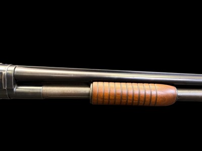 EXCELLENT, FACTORY ORIGINAL, 1953 WINCHESTER MODEL 12 20GA 28” SOLID RIB FULL CHOKE GUN IS EASILY ABOVE 90% - Image 4 of 20