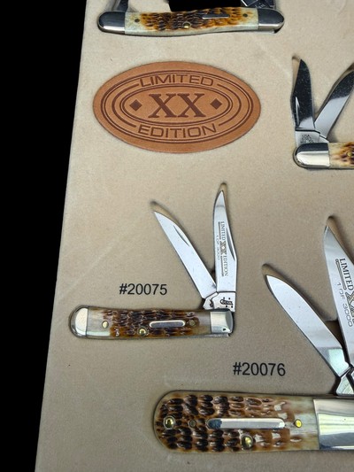 JAW-DROPPING, 2006, CASE XX DARK MOLASSES 8-KNIFE LIMITED SET 1 of 3000 NEW OLD STOCK WITH DISPLAY AND ORIGINAL BOXES - Image 9 of 13