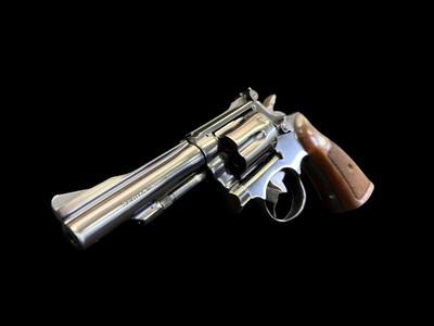 HARD TO FIND, SMITH & WESSON 18-3 .22 LONG RIFLE REVOLVER 4” BLUED ORIGINAL BOX - Image 4 of 19