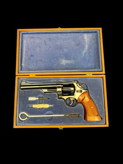 NICE, SMITH & WESSON MODEL OF 1955 25-2 .45 ACP WITH PRESENTATION BOX & TOOLS 6” BLUED FULL TARGET - Image 2 of 17