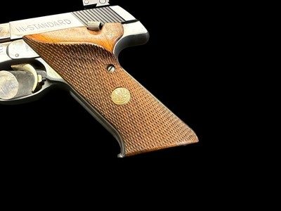 COLLECTOR CONDITION, HIGH STANDARD MODEL 104 SUPERMATIC TROPHY .22 LR W/PRESENTATION CASE - Image 9 of 18