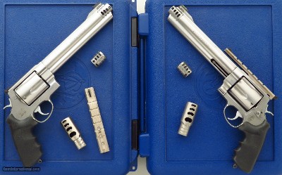 Consecutive serialed Smith & Wesson 460 VXR .460 Magnums from first production run, 2005, brakes, collection of gunwriter Dick Metcalf