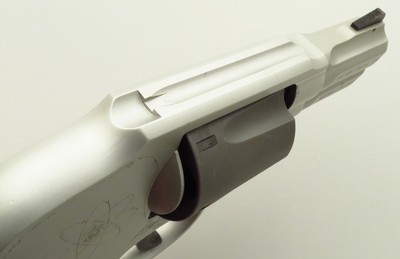 Smith & Wesson 296 AirLite Ti .44 Special, 2.5-inch, 18.5 ounces, great bore, case, 85 percent - Image 4 of 8
